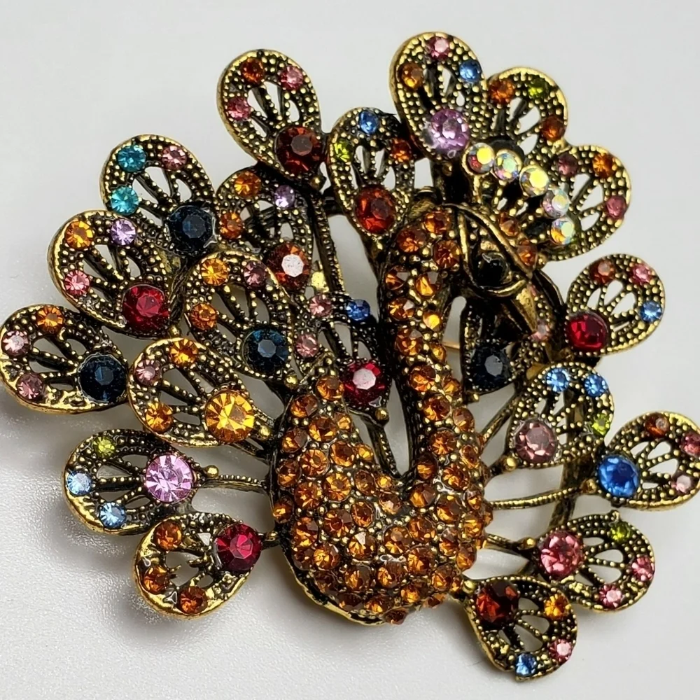 Gorgeous Peacock Gem Brooch